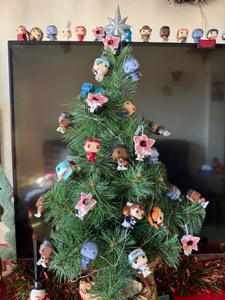 Figura Max Stranger Things Kinder Joy