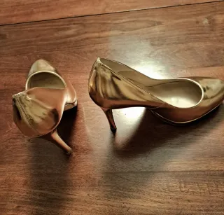 Zapatos de tacón LK Bennett (talla 37)