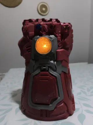 Guante de Vengadores con luz y sonido
