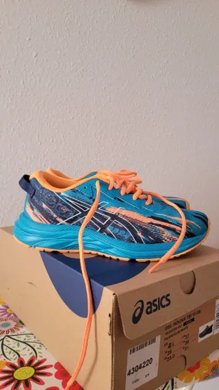 Zapatillas Asics Tri 13 GS Talla 37