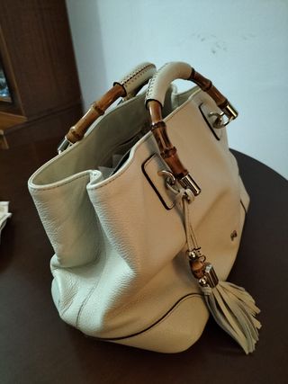 Bolso de mano de cuero con asas estilo bambú