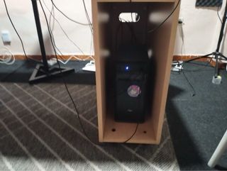 Grande scrivania blu con cassetti