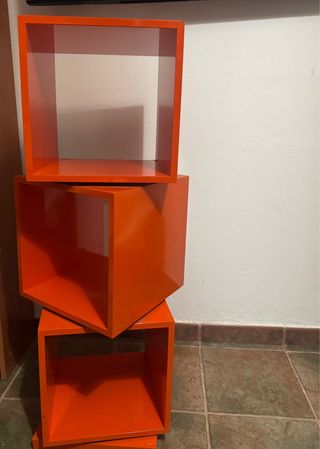 Estantería giratoria diseño naranja