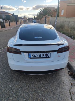 Tesla Model S 2014 85
