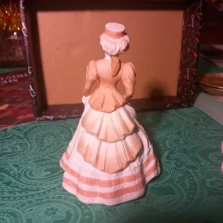 Coppia statuine porcellana donna