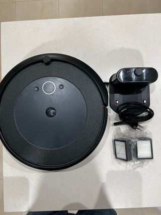 Aspirador robot Roomba i5 en buen estado.