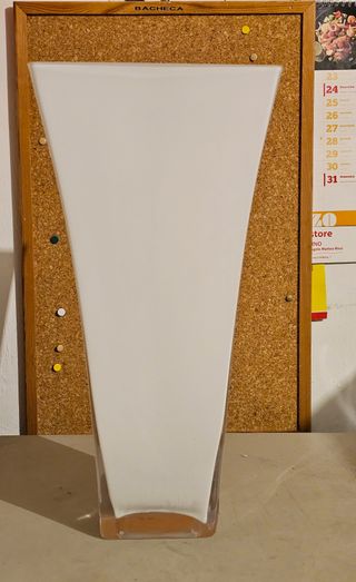 Vaso moderno bianco in vetro