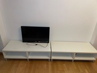 Mobiliario de salón (mesa, sillas, estanterías...)