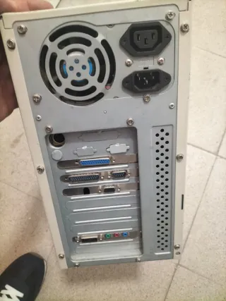 Torre Ordenador Pentium Beige