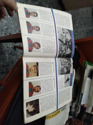 Revista Los Españoles sobre Futbol Club Barcelona