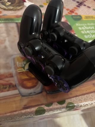 Mando PS4 DualShock 4 Negro y Morado