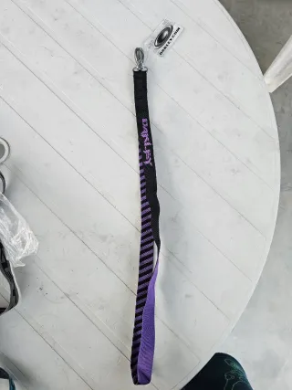 Chaveiro Oakley Lanyard Black/Purple Original.
