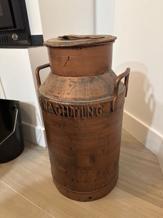 Lechera antigua gran tamaño de bronce