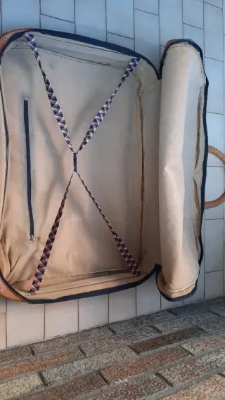 Maleta estilo vintage elaborada en cuero