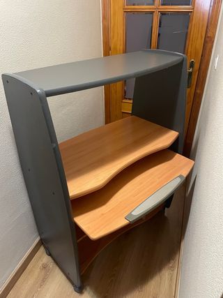 Escritorio o mueble multiusos con ruedas