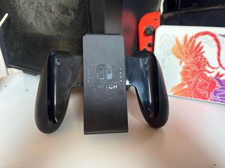 Nintendo Switch Edición Pokémon Morado/Rojo