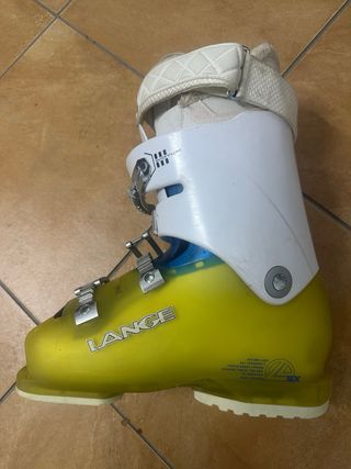 Equipo completo esquí: esquís, botas y bastones