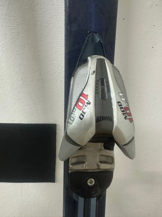 Equipo completo esquí: esquís, botas y bastones