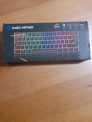 Teclado Mecánico MAGIC-REFINER RGB