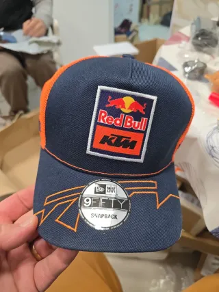 Gorra Trucker Red Bull KTM New Era