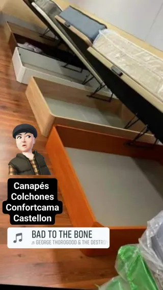 Canapé abatible madera marrón y naranja