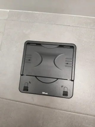 Supporto portatile Trust pieghevole