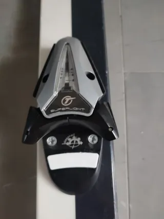 Sci corti adulto con attacchi