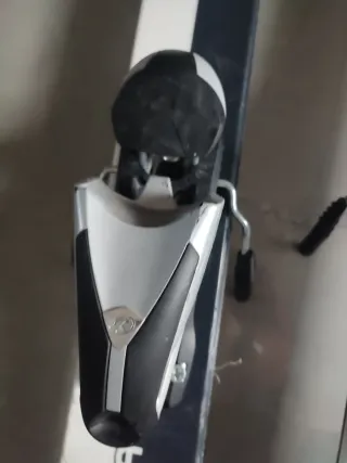 Sci corti adulto con attacchi