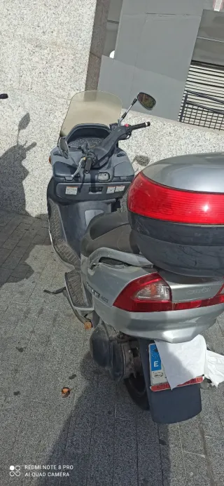 Suzuki Burgman 400 Plata