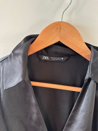 Vestido Zara satinado negro