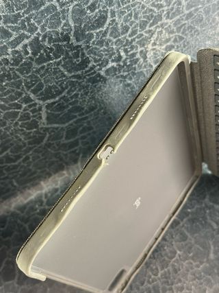 Logitech Combo Touch iPad 10ª Gen