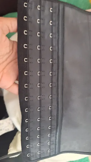 Faja de látex negra