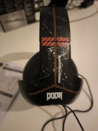 Thrustmaster 300CPX DOOM EDITION Auriculares