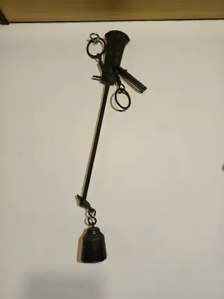 Antigua balanza romana de hierro