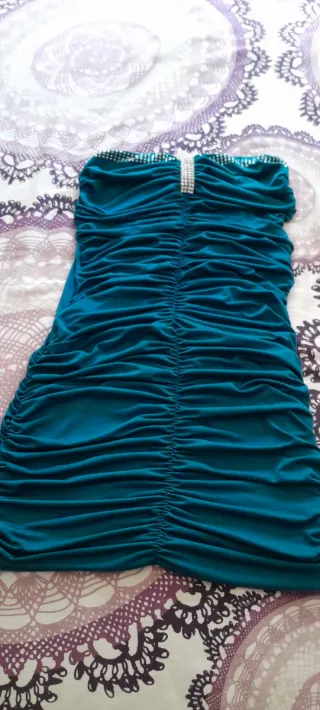 Camisa blanca con cuello de flor