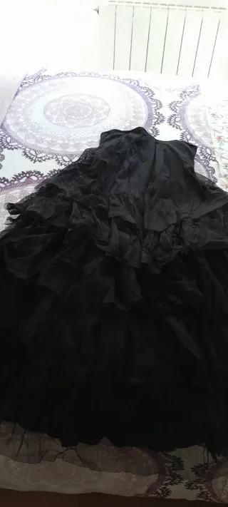 Camisa blanca con cuello de flor