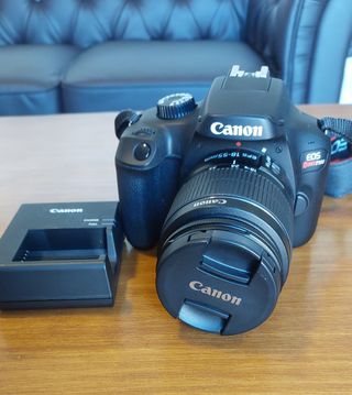Canon EOS Rebel T100 - Negro + Canon EF-S 18-55mm