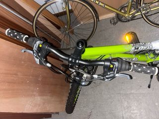 Bicicleta Montaña Verde y Blanca