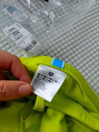 Bañador Arena Hombre Amarillo. Talla F 85 USA-UK 3