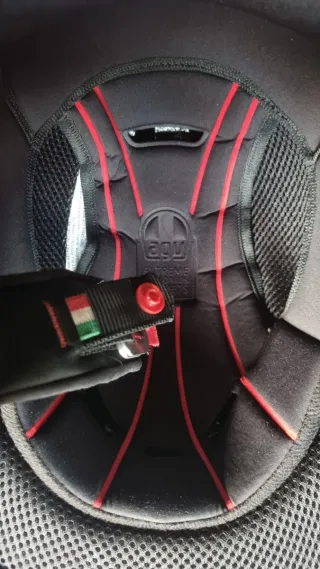 AGV K1S (M) + 4 Viseras Antivaho