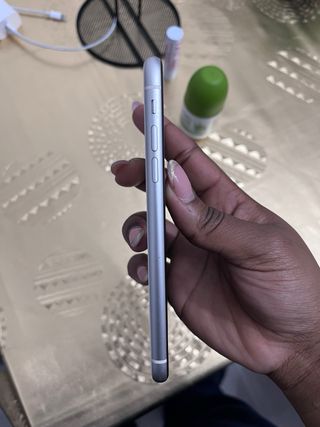 iPhone 11 128GB Blanco/Plateado 94% Batería