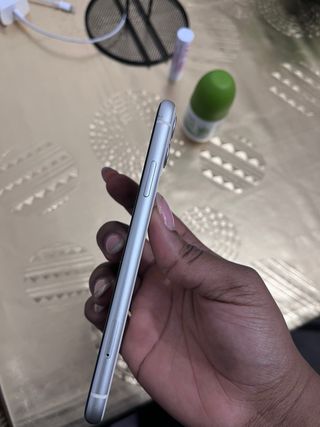 iPhone 11 128GB Blanco/Plateado 94% Batería