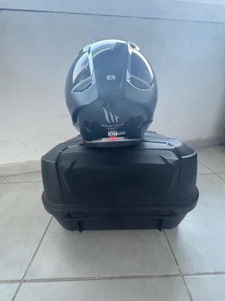 Baúl moto 43L + Casco
