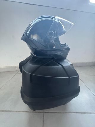 Baúl moto 43L + Casco