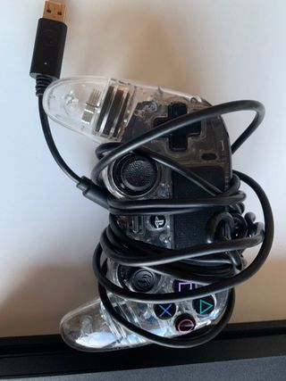 Playstation 4 Negra + 1 mando Modelo slim 500 GB