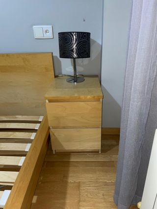 Mobiliario dormitorio (somier, mesilla, cómoda...)