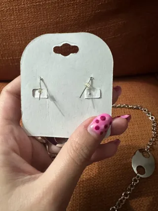 Conjunto collar y pendientes ovalados