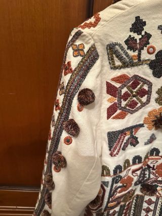 Chaqueta Zara bordada multicolor