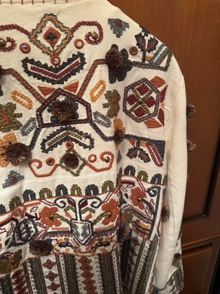 Chaqueta Zara bordada multicolor