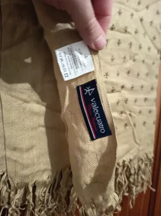 Fular Vale Cuatro beige estampado